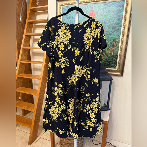 Jessica Howard Dresses & Skirts - Jessica Howard Navy Dress with Yellow Floral Design